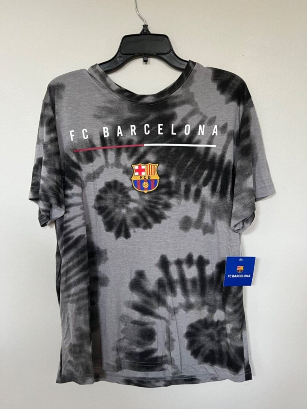 RARE / FC BARCELONA OFFICIAL PRODUCT MEN'S SHORT SLEEVE T-SHIRT LARGE NWT